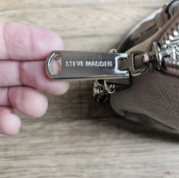 Beige Steve Madden Crossbody Purse - Picture 2 of 10